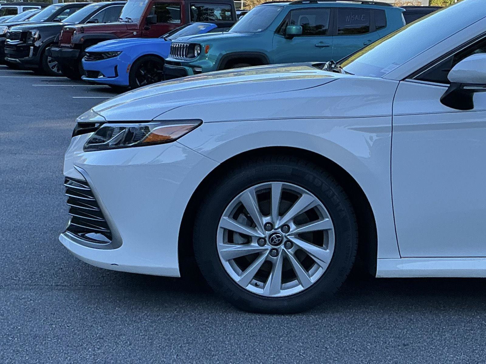Used 2022 Toyota Camry LE w/ Convenience Package FWD image 12