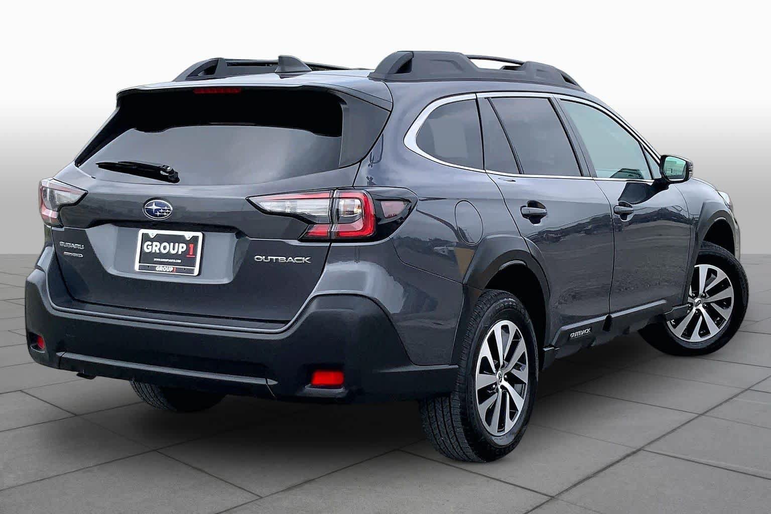 Used 2023 Subaru Outback Premium AWD/4WD image 13
