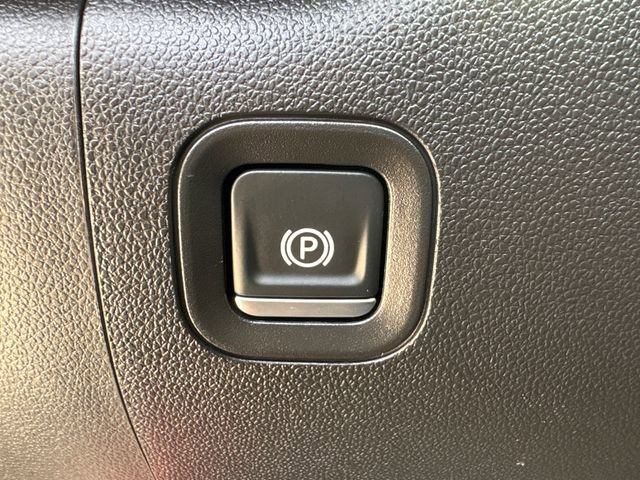 Used 2024 Chevrolet Silverado 1500 Custom AWD/4WD image 26