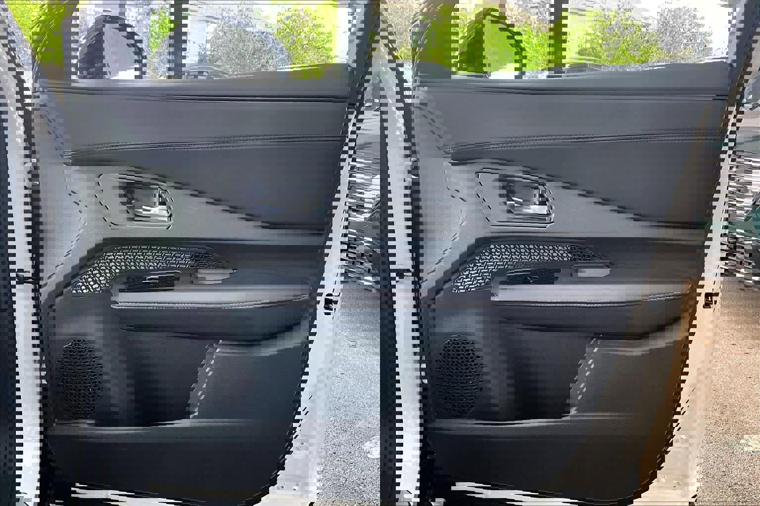 Used 2024 Nissan Ariya AWD image 21