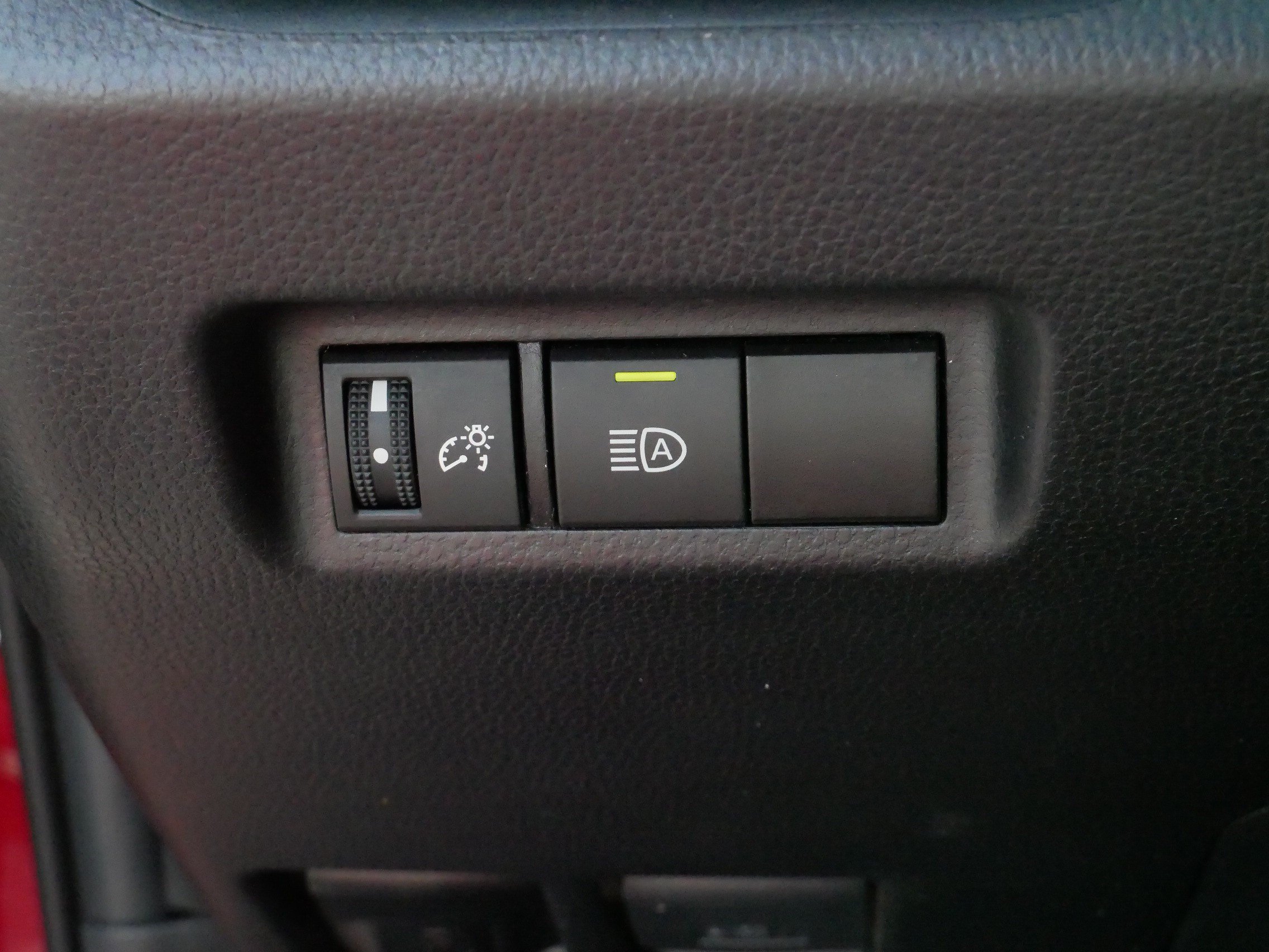 Certified 2025 Toyota RAV4 XLE AWD/4WD image 27