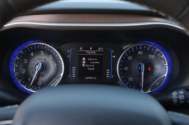 Used 2023 Chrysler Voyager LX image 16