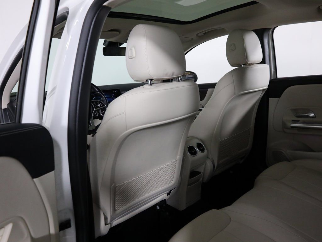 Certified 2023 Mercedes-Benz GLA 250 4MATIC w/ Premium Package image 31