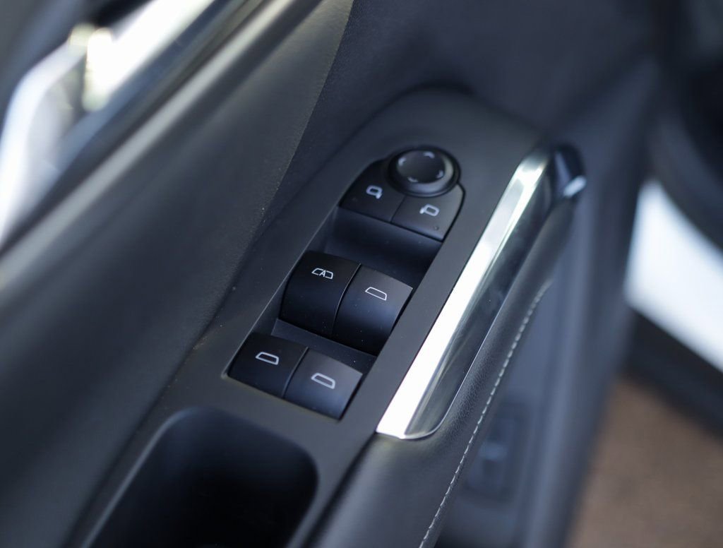 Used 2025 Chevrolet Traverse LT image 26