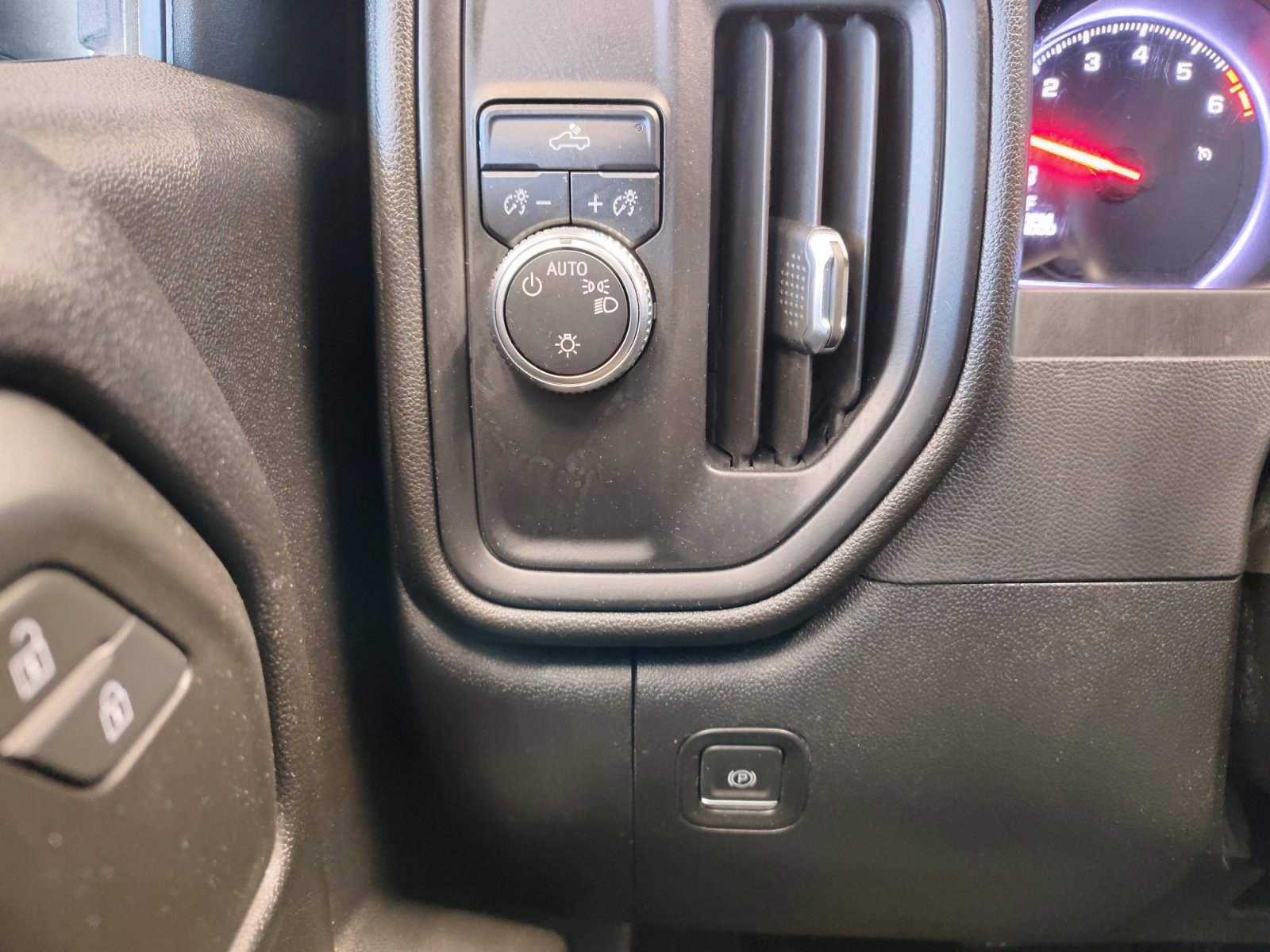 Used 2024 GMC Sierra 1500 Pro w/ Graphite Edition image 25