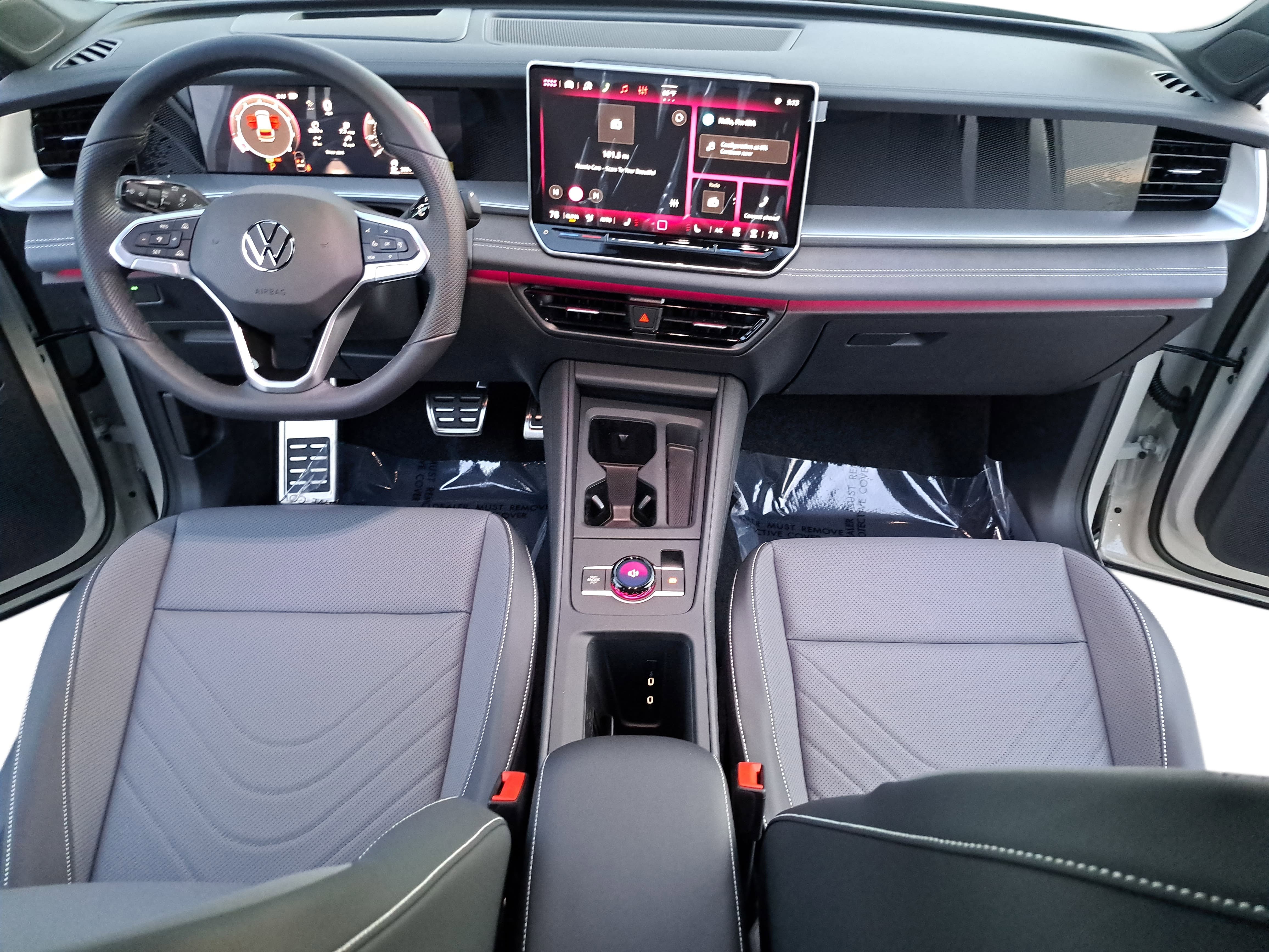 New 2026 Volkswagen Tiguan SE R-Line AWD/4WD image 9