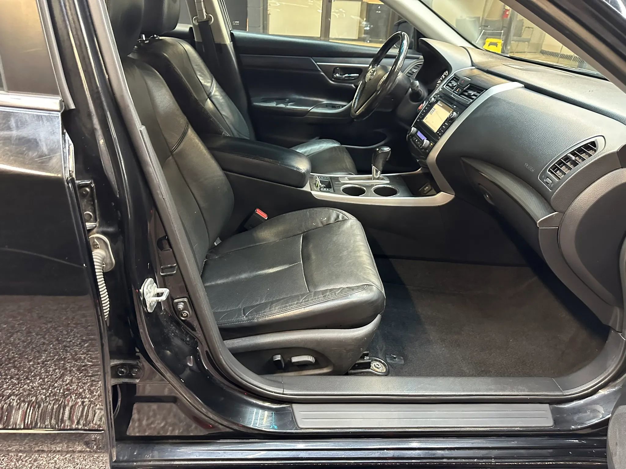Used 2015 Nissan Altima 2.5 SL w/ Technology Package FWD image 33