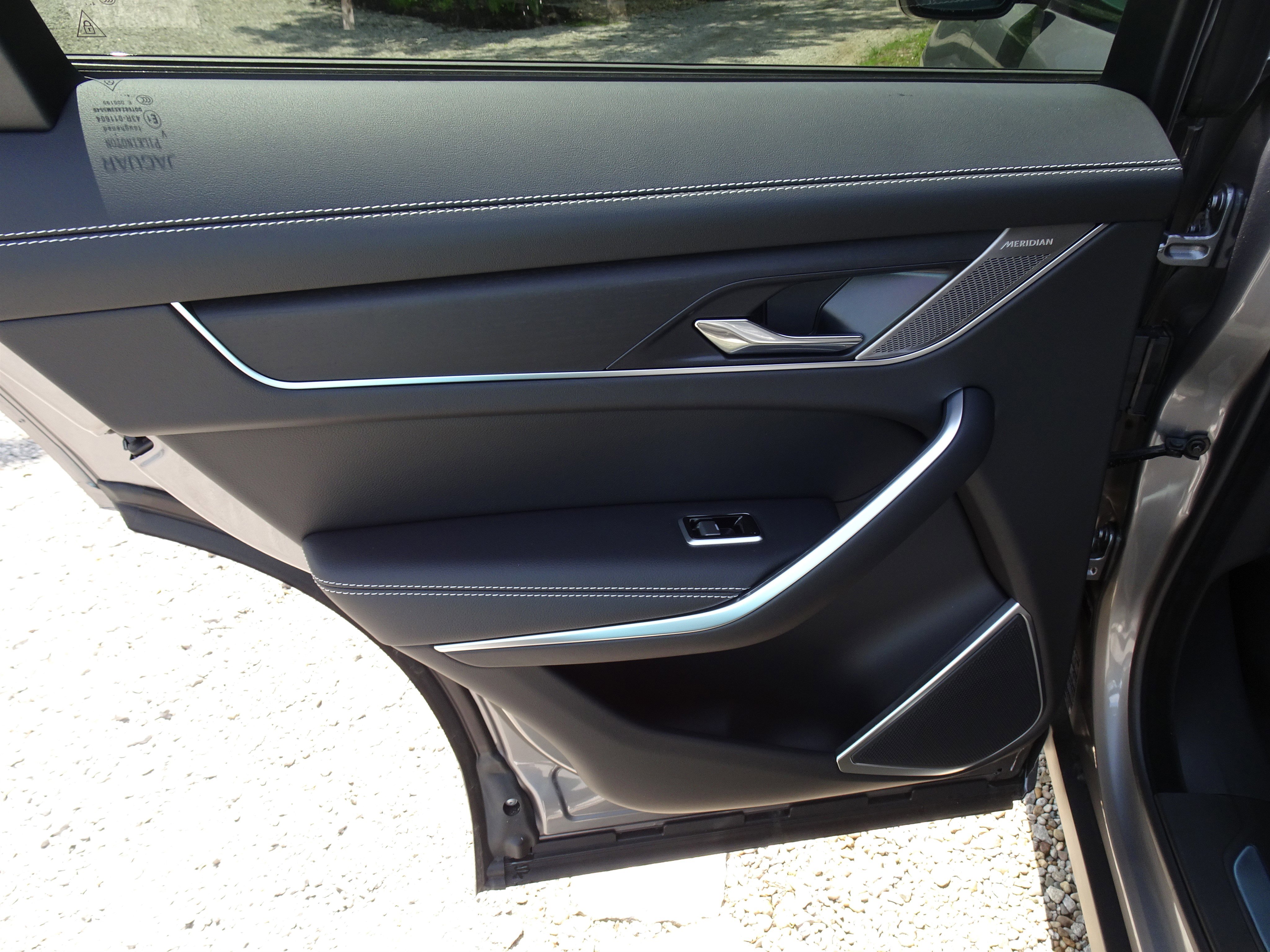 New 2026 Jaguar F-PACE R-Dynamic S image 23