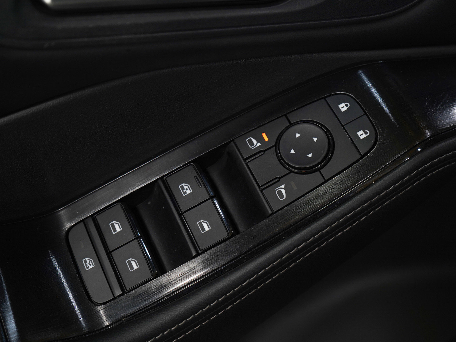 Used 2024 Nissan Rogue SV w/ SV Premium Package image 23