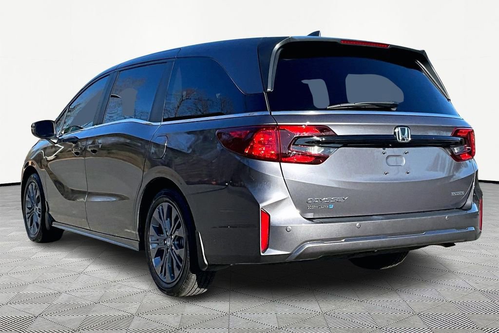 Used 2025 Honda Odyssey Touring image 5