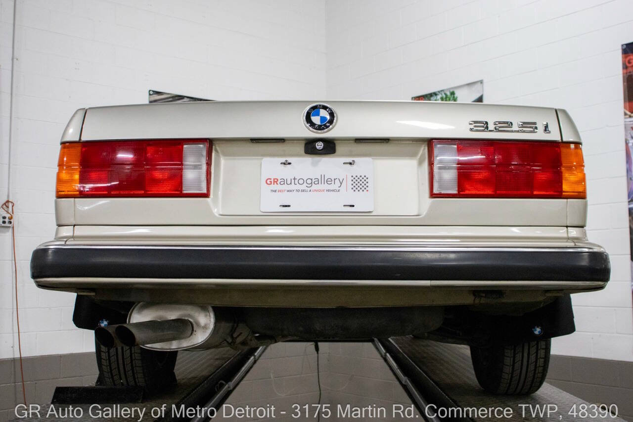 Used 1989 BMW 325i Convertible RWD image 21