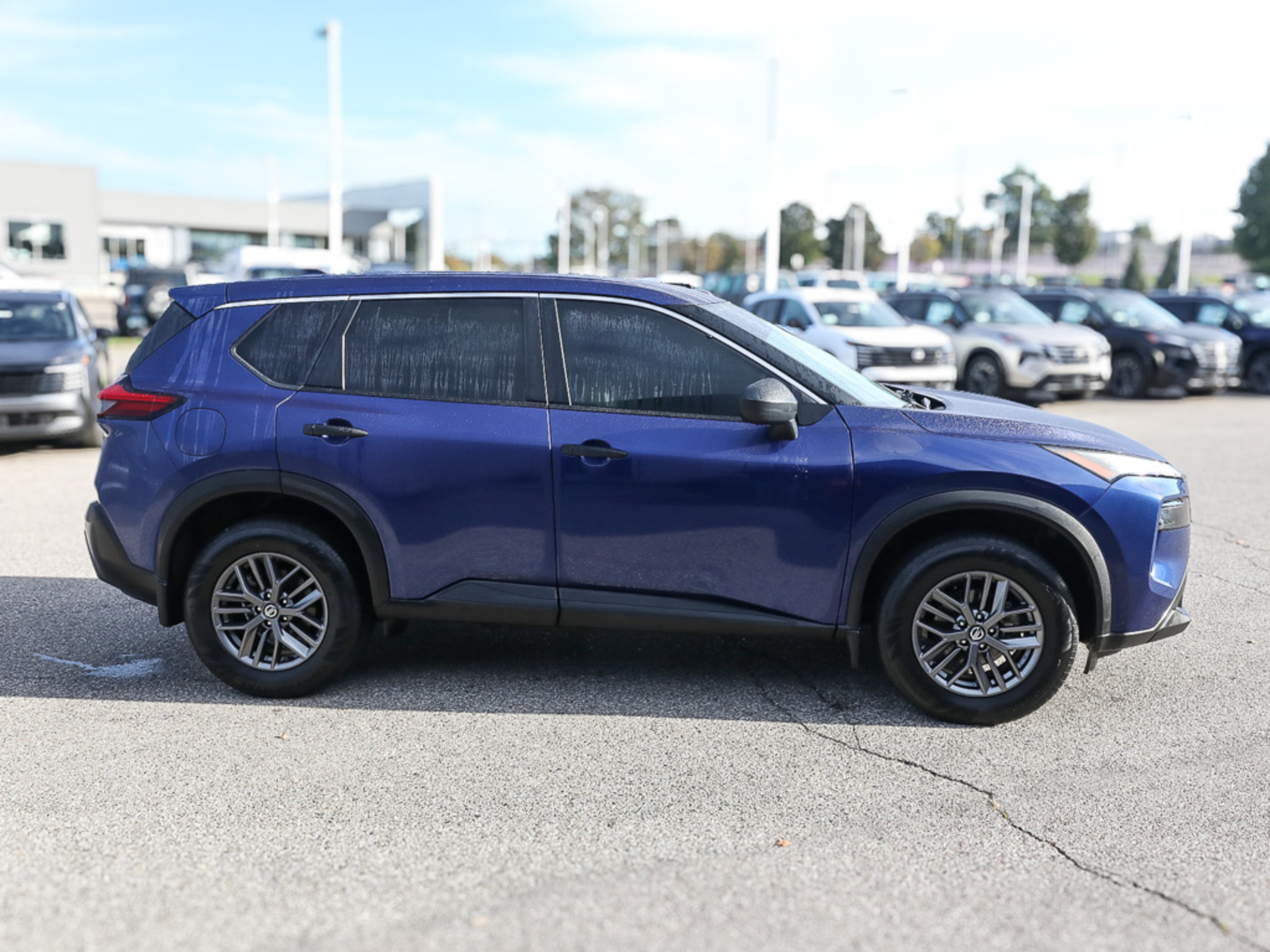Used 2021 Nissan Rogue S AWD/4WD image 8
