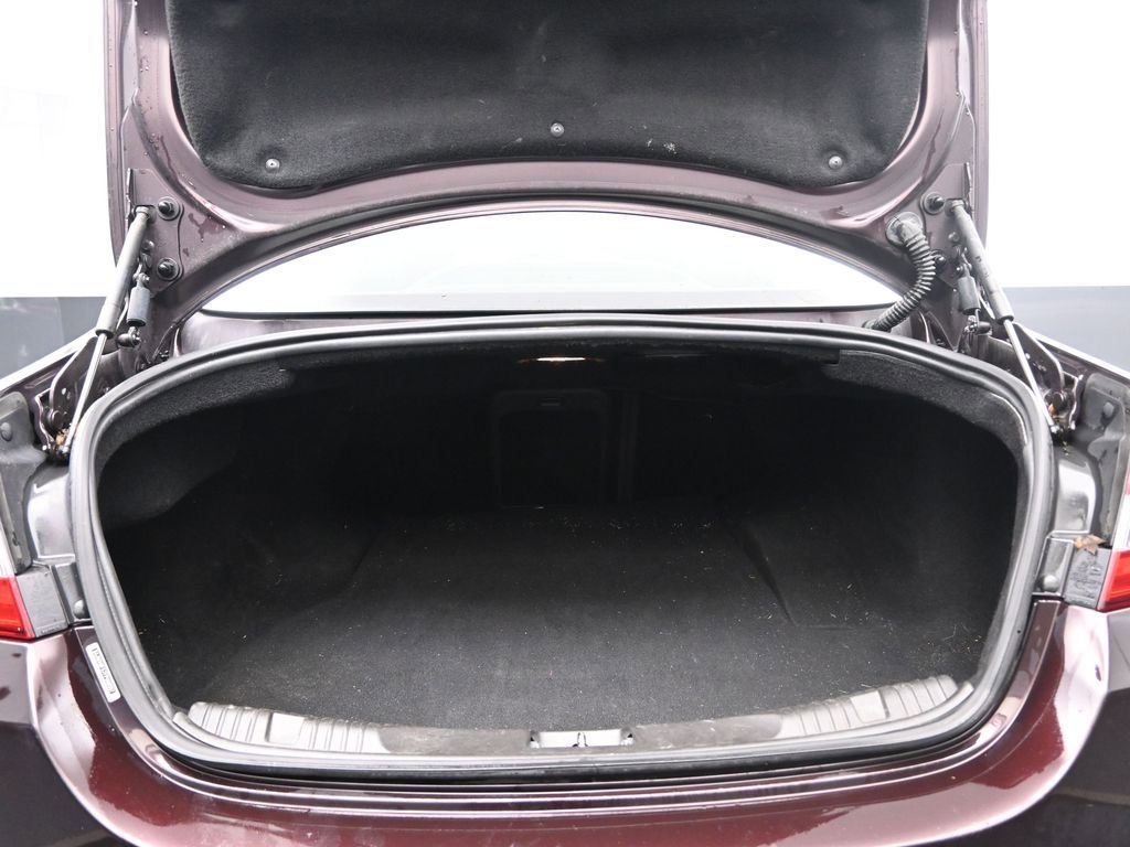 Used 2015 Jaguar XF Premium image 24