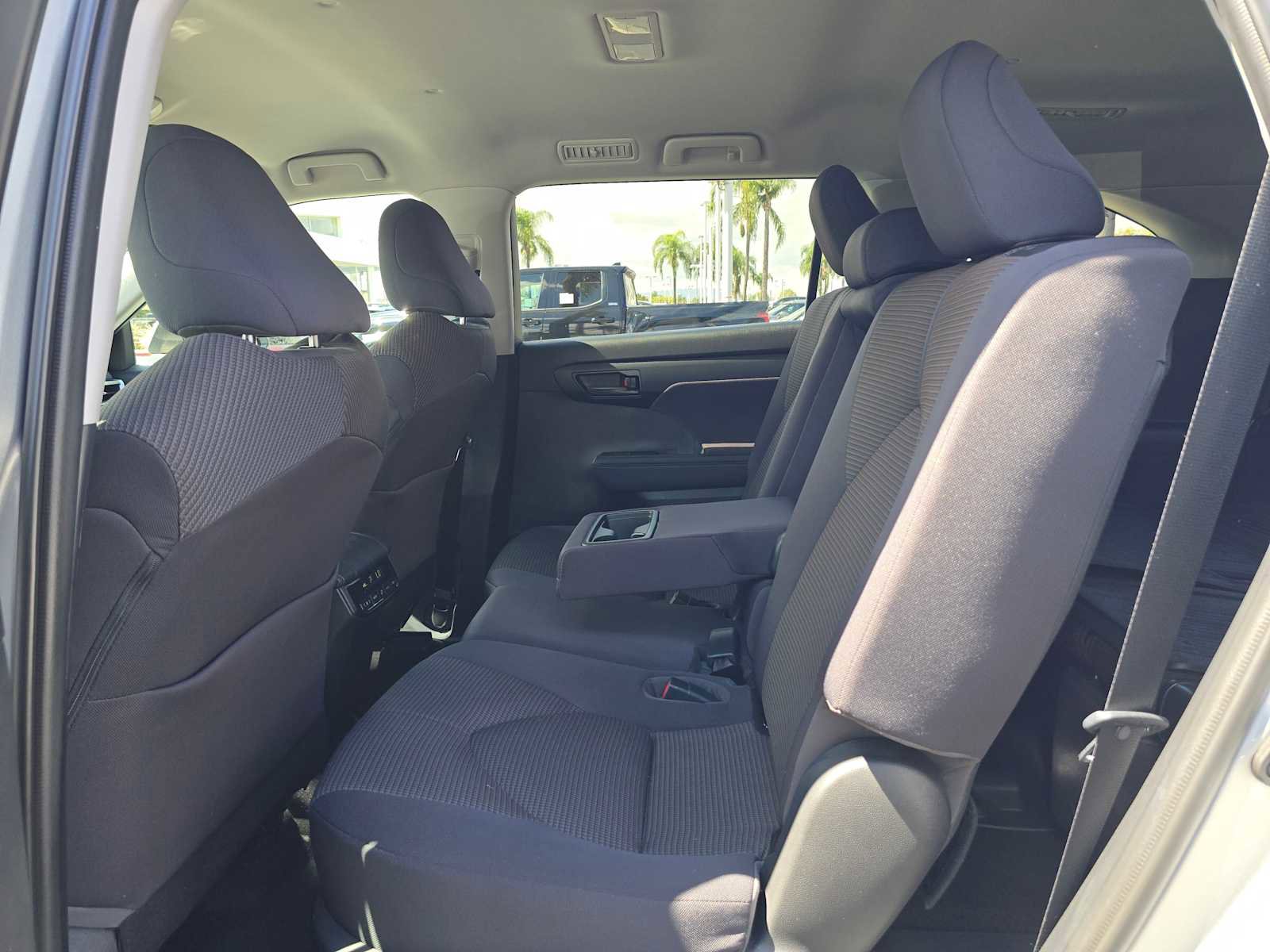 Certified 2021 Toyota Highlander L FWD image 19