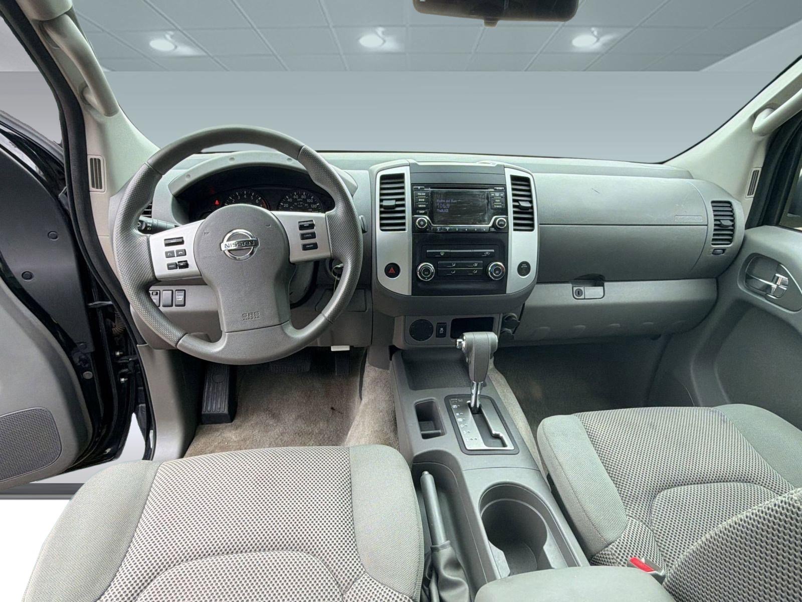 Used 2015 Nissan Frontier SV RWD image 16