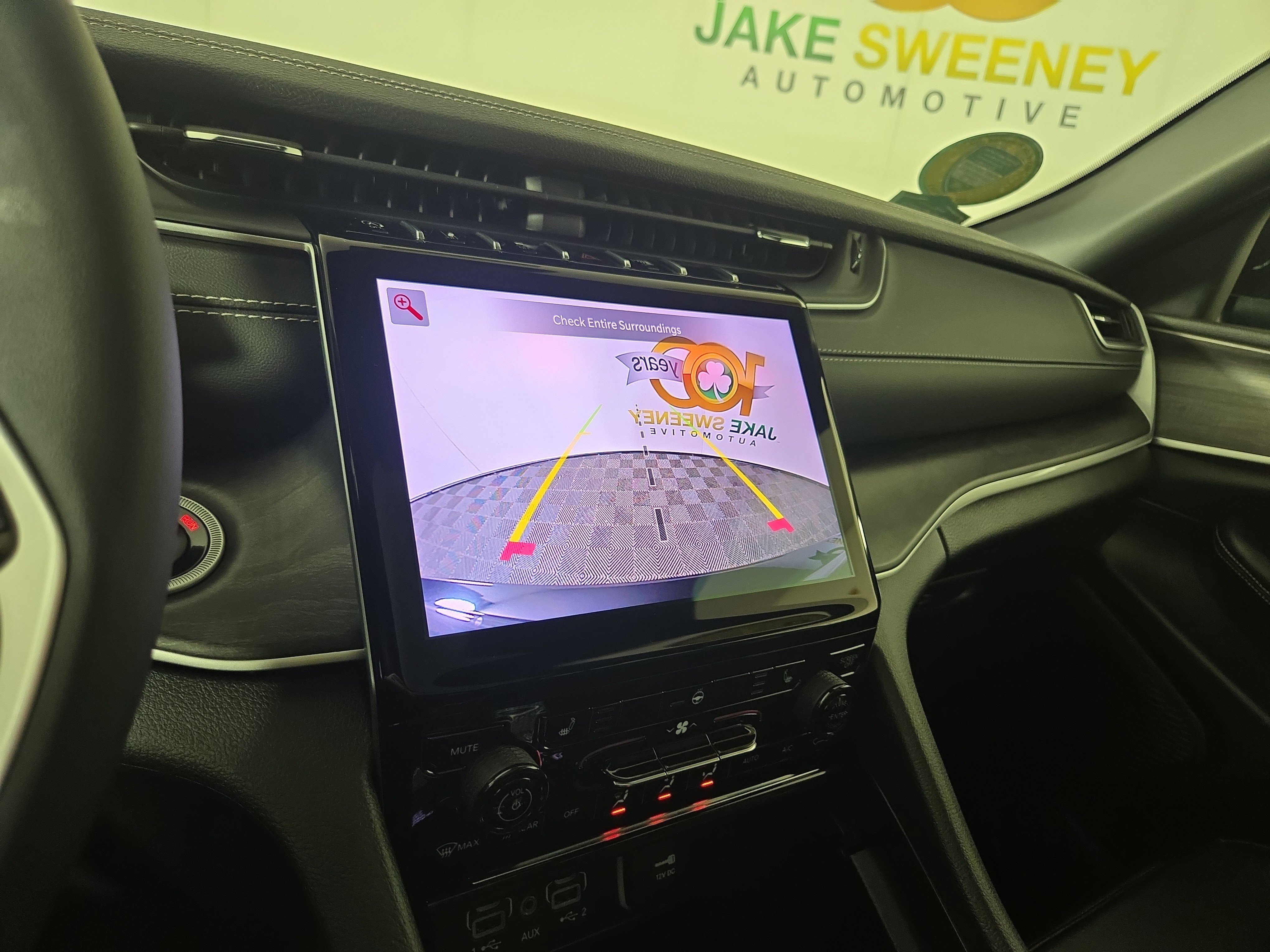 Used 2025 Jeep Grand Cherokee Limited w/ Black Appearance Package image 22