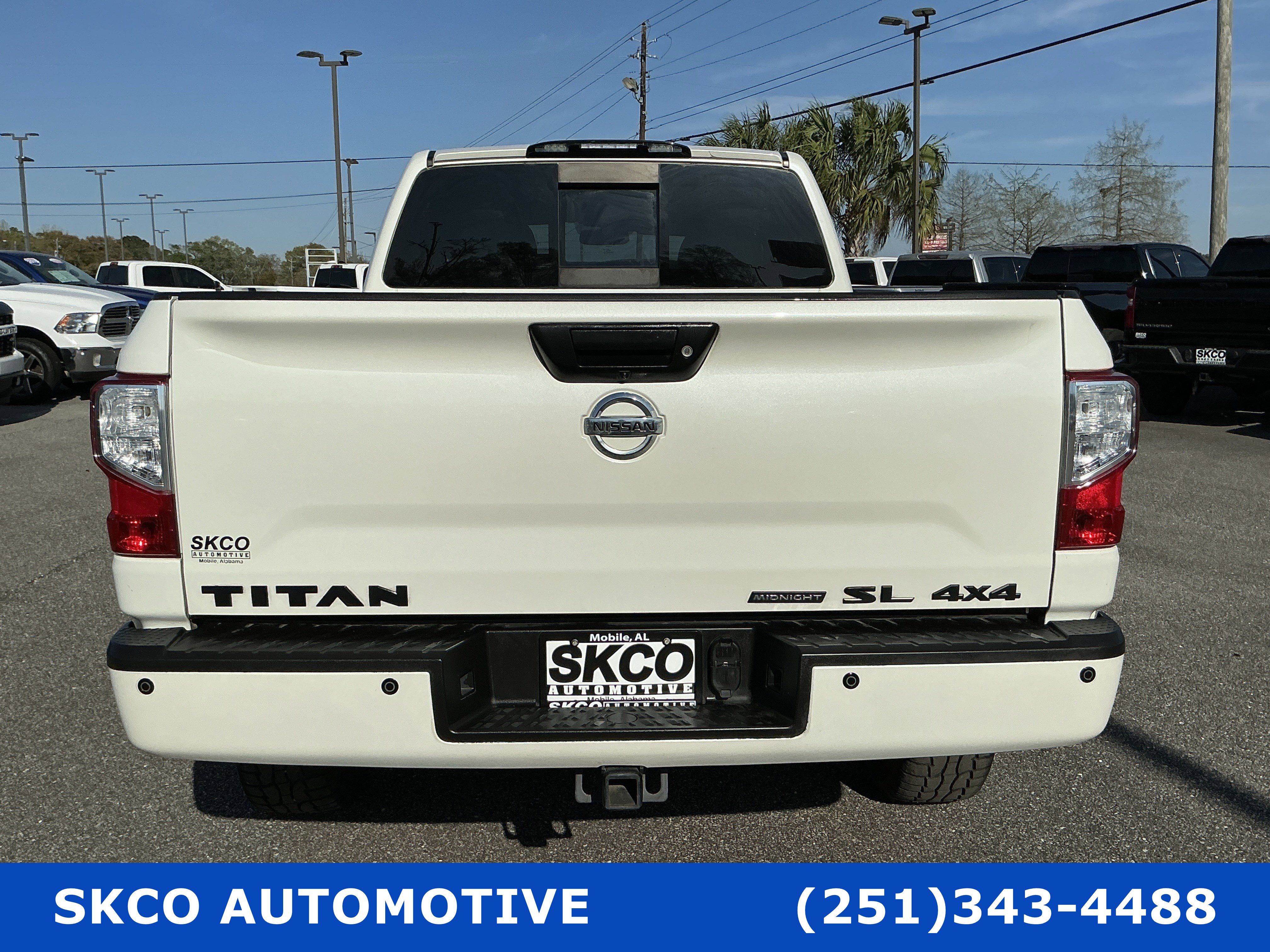 Used 2018 Nissan Titan SL w/ Midnight Edition image 4