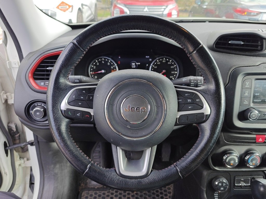 Used 2016 Jeep Renegade Trailhawk image 14