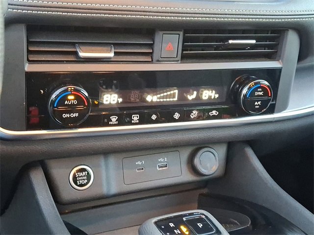 Used 2023 Nissan Rogue SV image 22