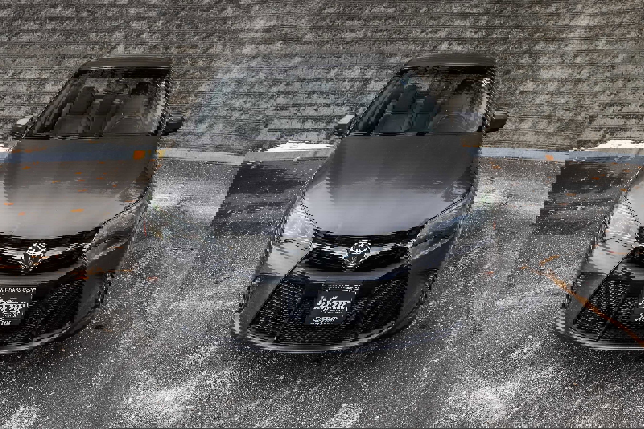 Used 2015 Toyota Camry XSE image 3