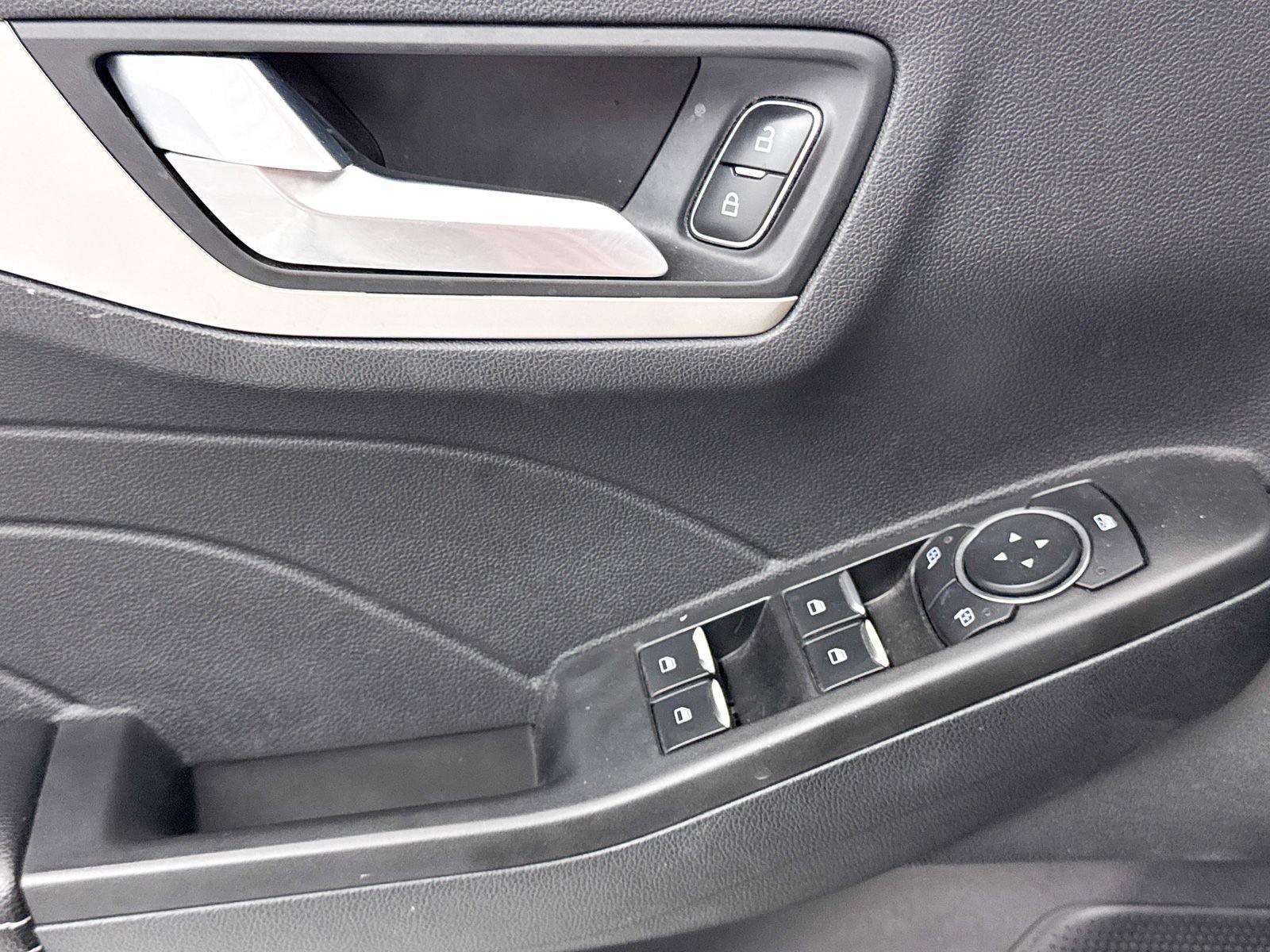 Used 2021 Ford Escape SE FWD image 21