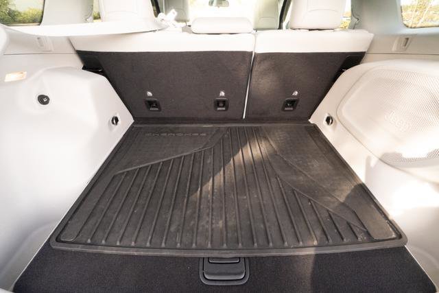 Used 2020 Jeep Cherokee Latitude Plus image 34