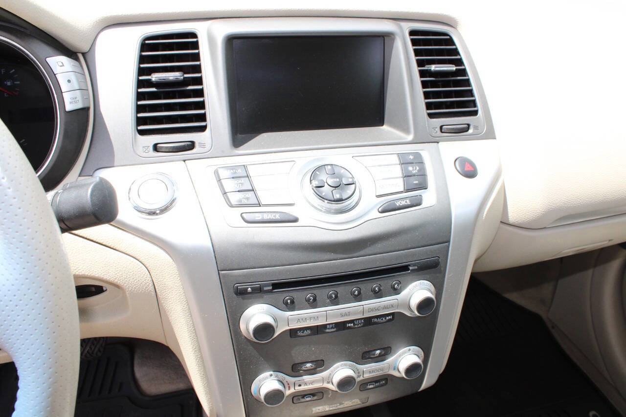 Used 2014 Nissan Murano CrossCabriolet w/ Navigation Package AWD/4WD image 15