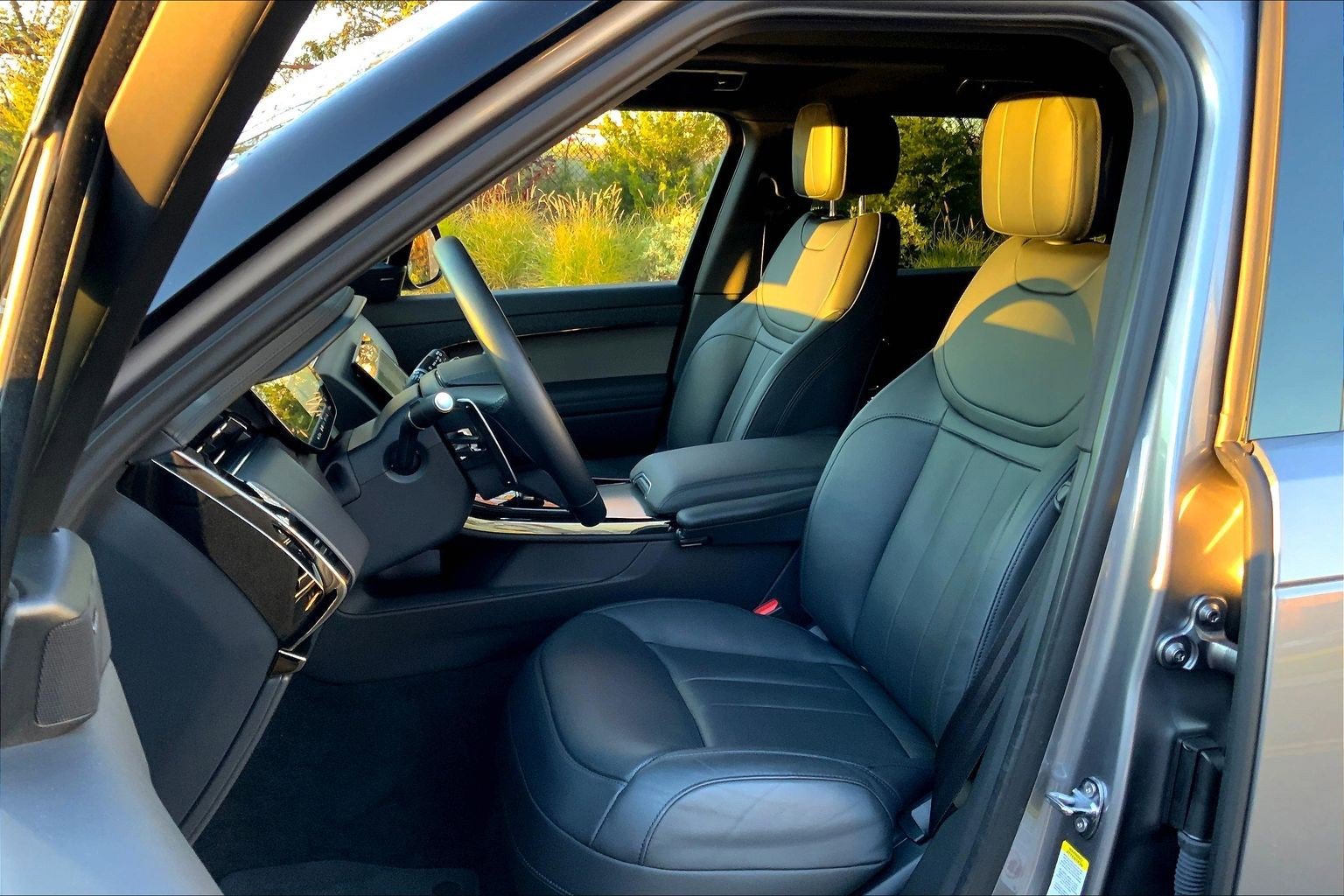 Used 2024 Land Rover Range Rover Sport SE image 7