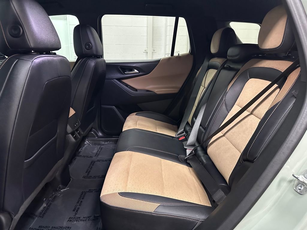Used 2025 Chevrolet Equinox ACTIV w/ Safety and Technology Package AWD/4WD image 22