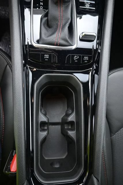 New 2026 Jeep Compass Trailhawk w/ Sun, Sound & Navigation Group AWD/4WD image 24
