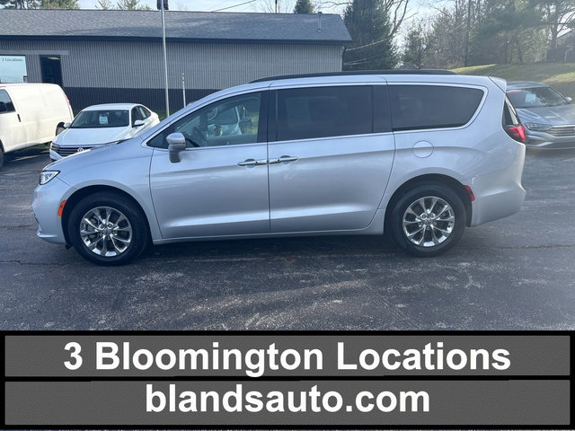 Used 2022 Chrysler Pacifica Touring-L