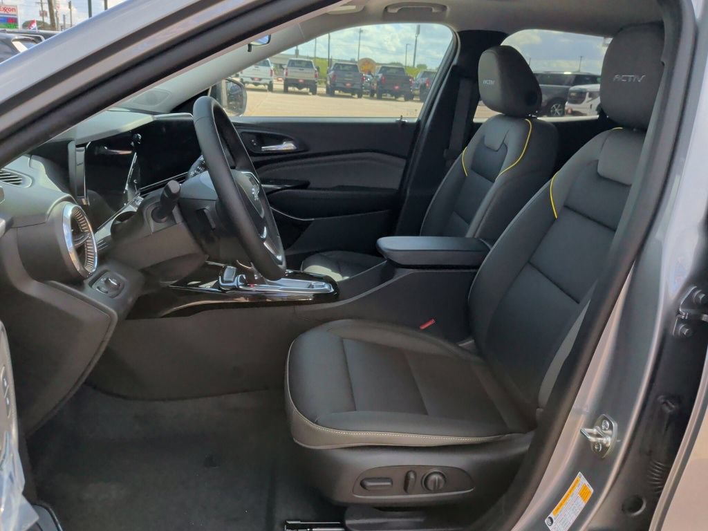 New 2026 Chevrolet Trax ACTIV w/ Sunroof Package FWD image 12