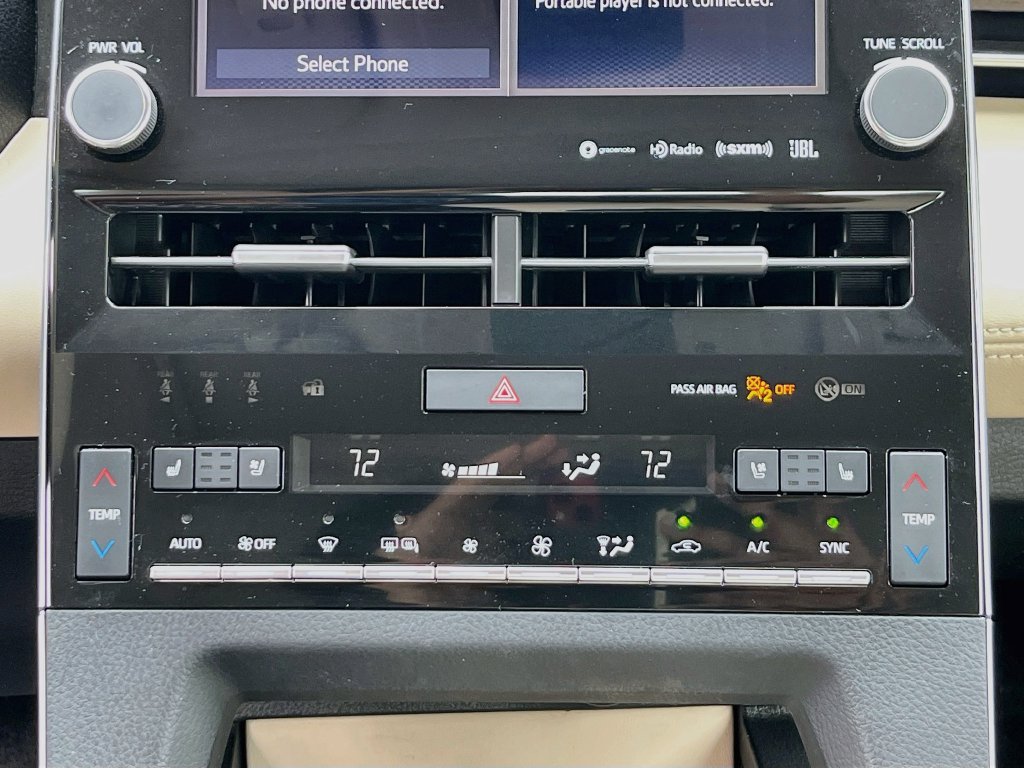 Used 2019 Toyota Avalon Limited w/ Advanced Safety Package FWD image 25