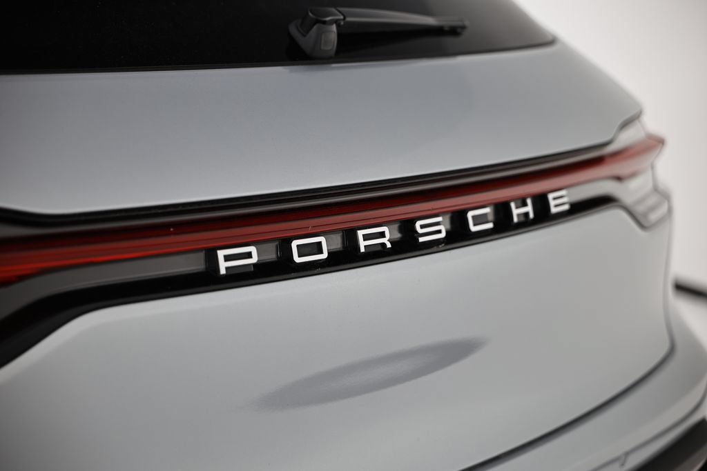 Certified 2026 Porsche Macan AWD/4WD image 14