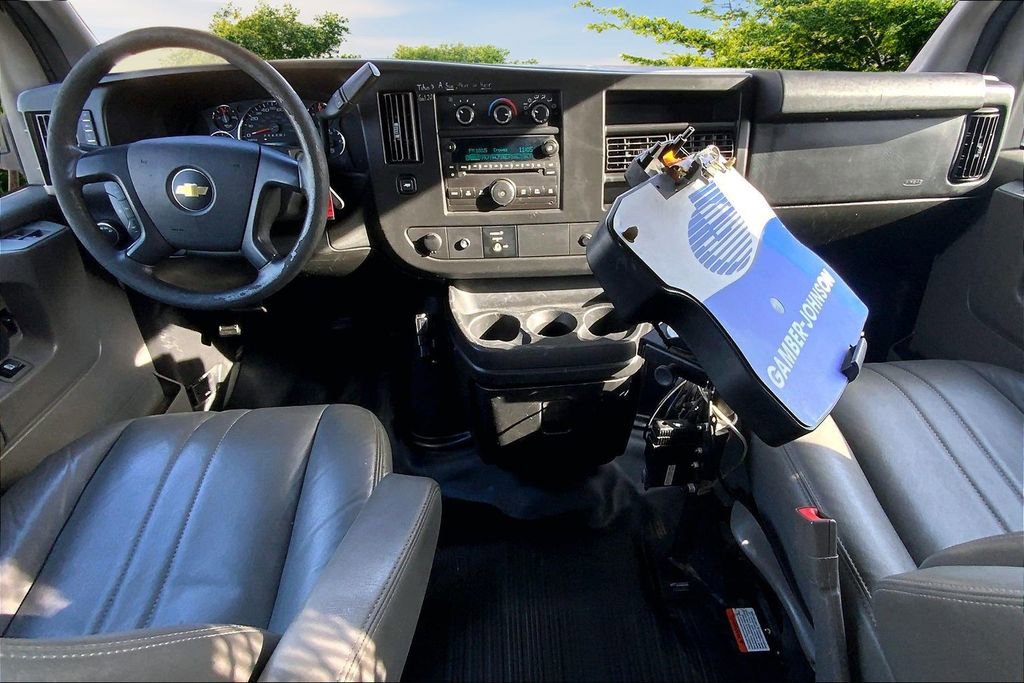 Used 2015 Chevrolet Express 2500 image 7