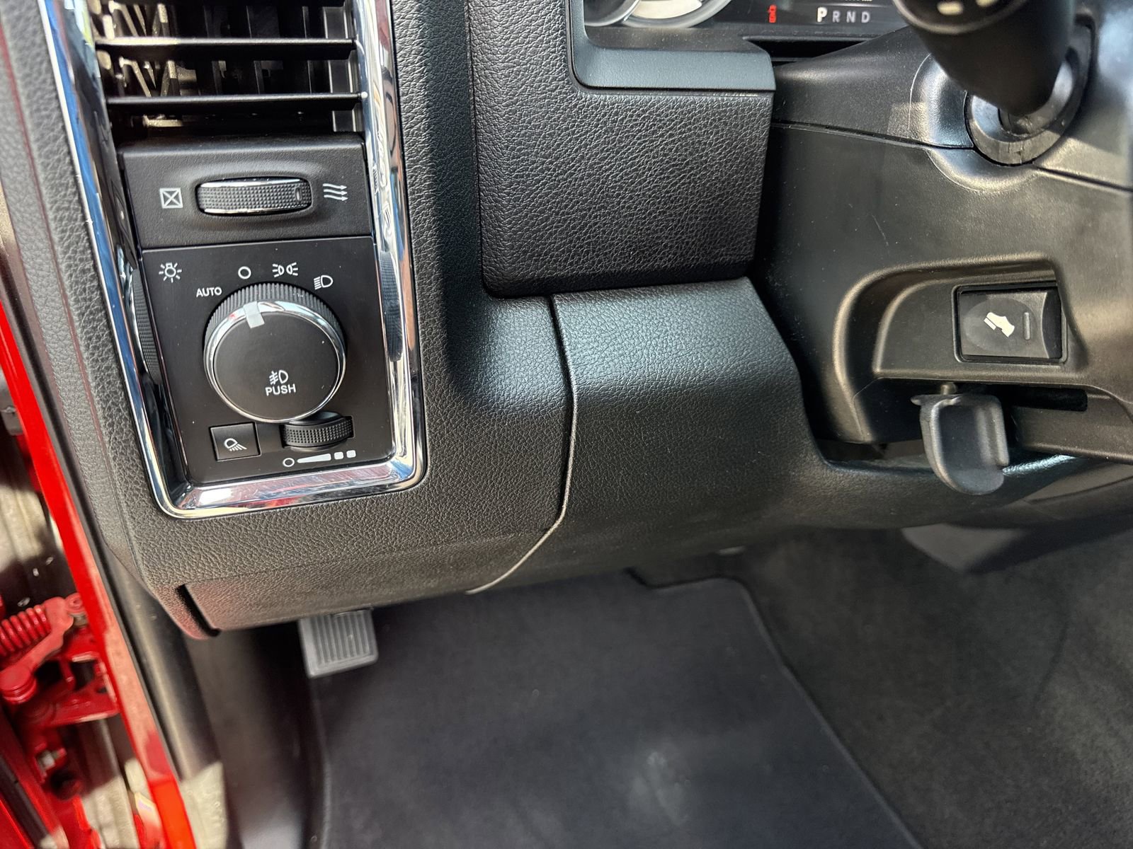 Used 2014 RAM 1500 Laramie AWD/4WD image 15