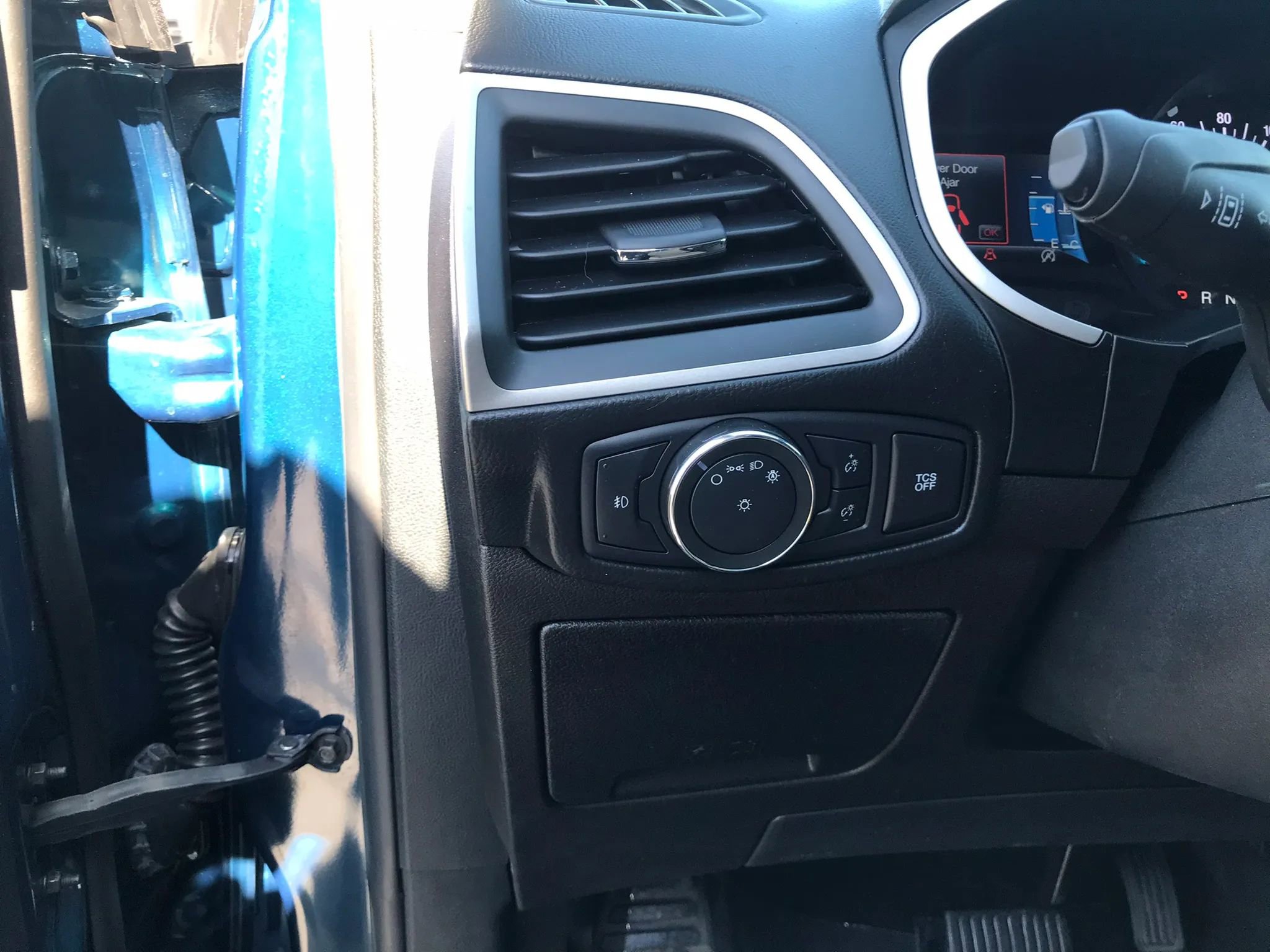 Used 2020 Ford Edge SEL w/ Cold Weather Package image 16