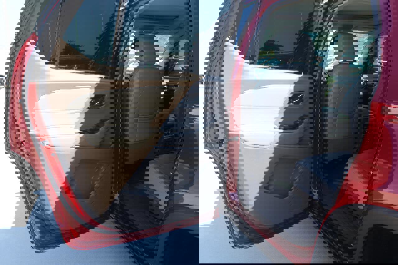 Used 2019 Chevrolet Traverse LT w/ LT Premium Package image 25