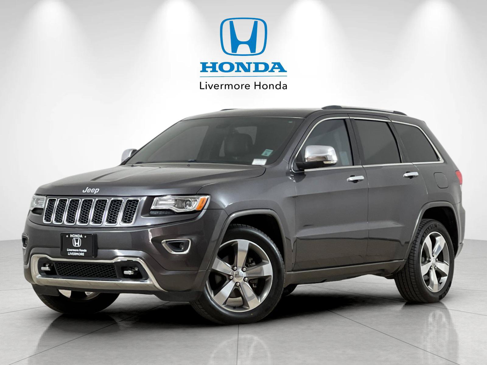 Used 2015 Jeep Grand Cherokee Overland RWD image 2