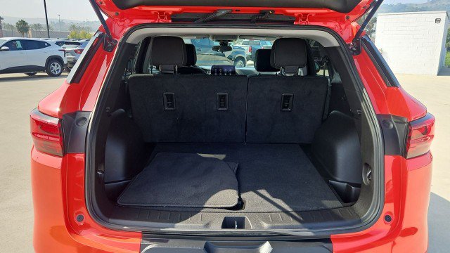 Used 2025 Chevrolet Blazer LT FWD image 25