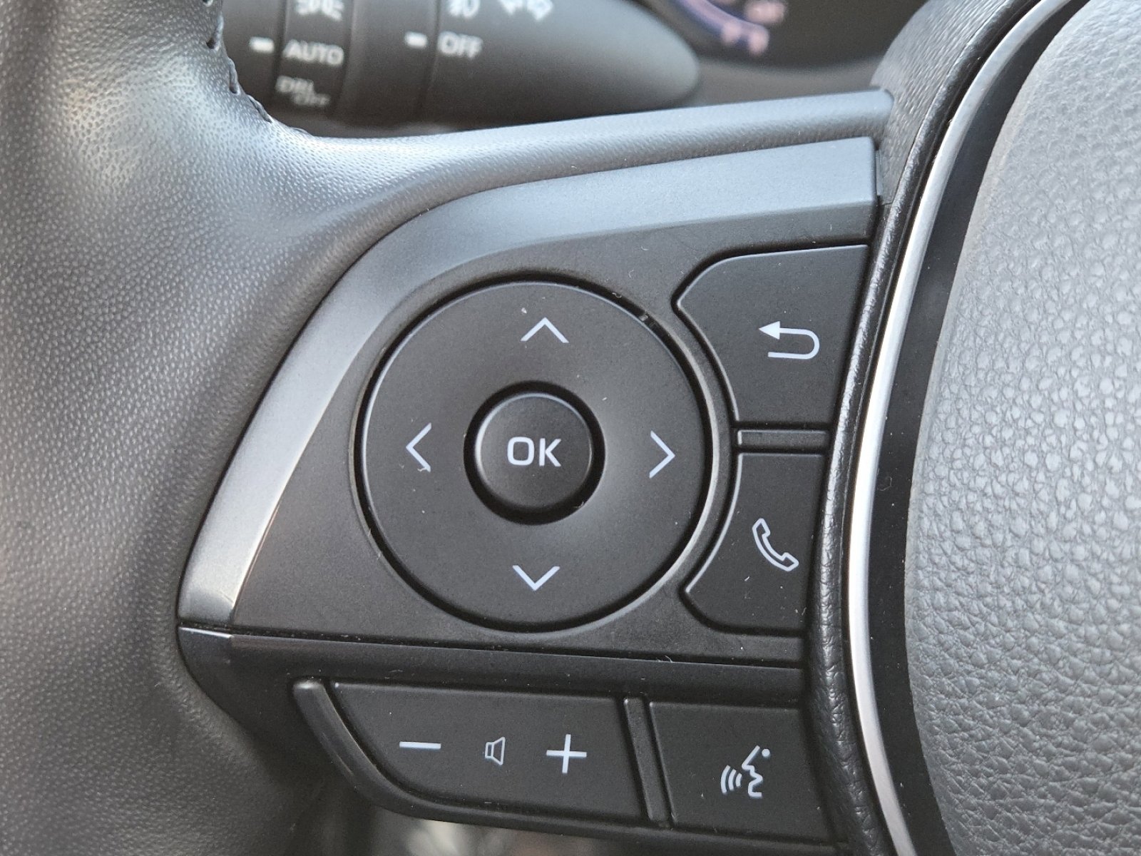 Used 2020 Toyota RAV4 XSE image 32