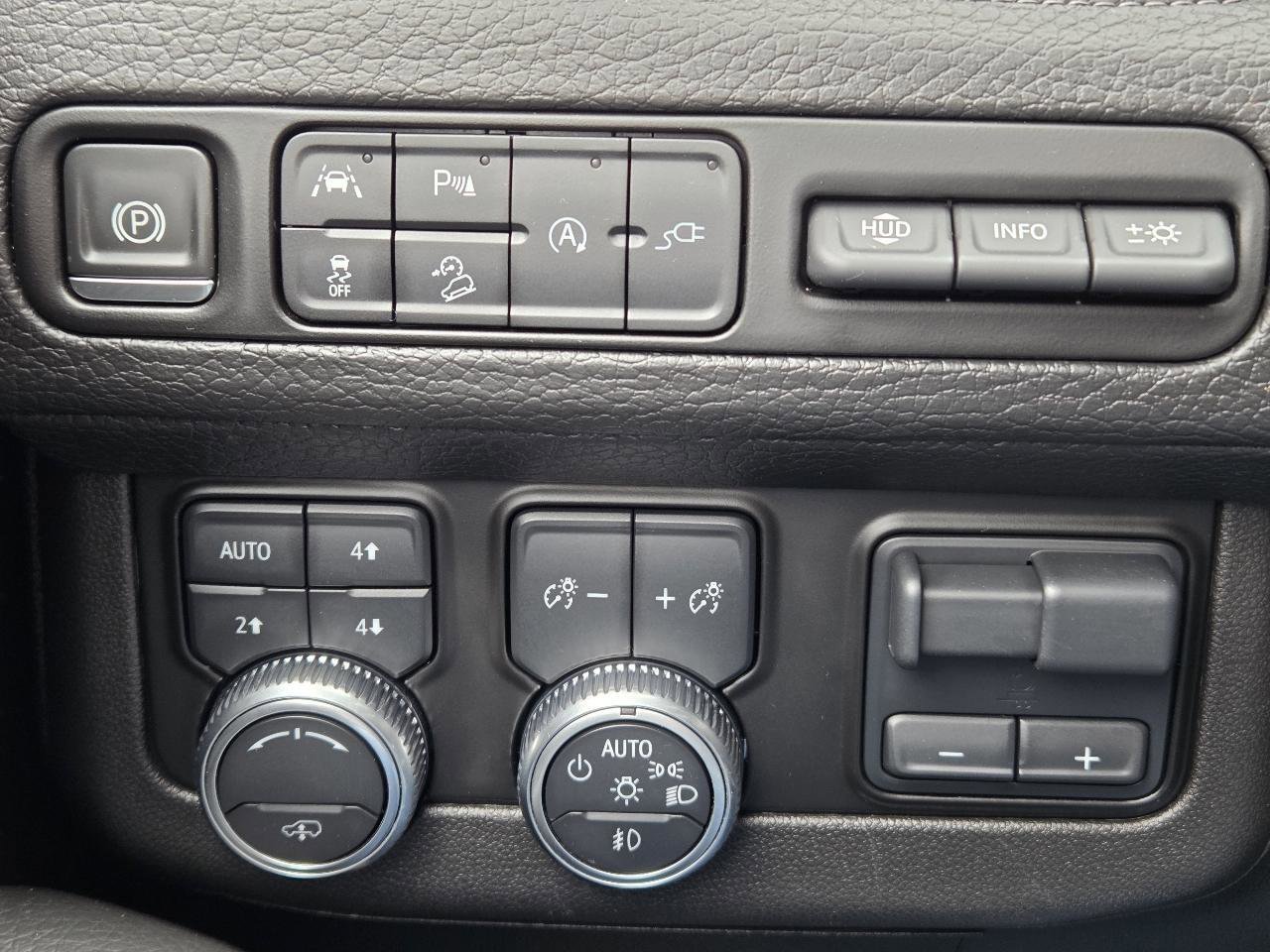 Used 2021 GMC Yukon Denali w/ Denali Ultimate Package image 37