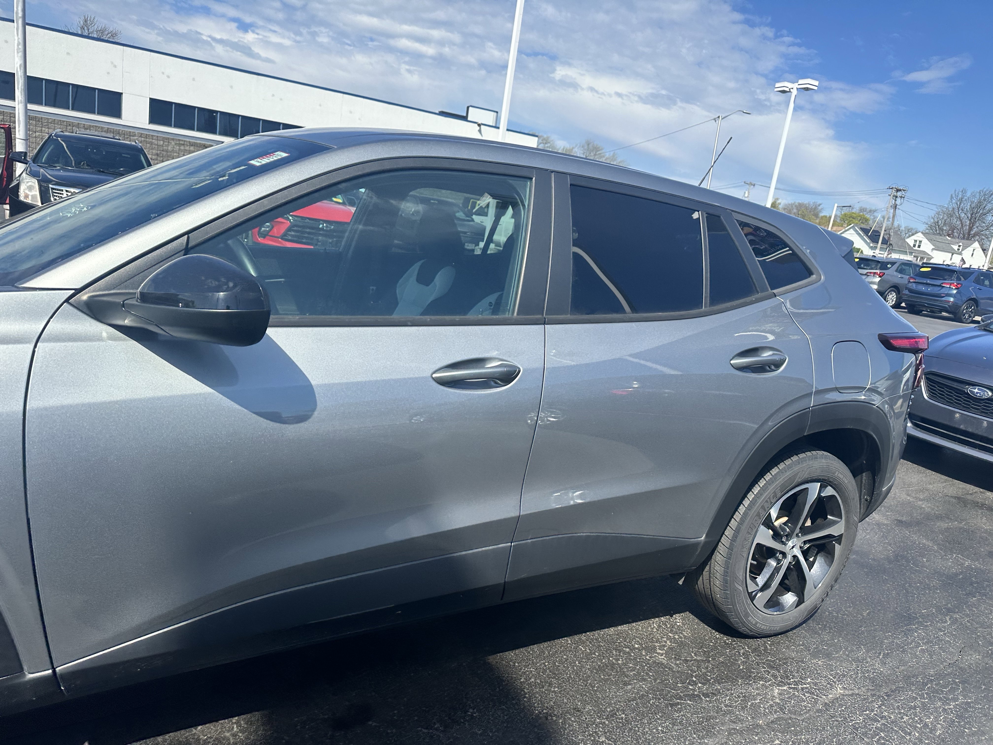 Used 2024 Chevrolet Trax RS FWD image 4