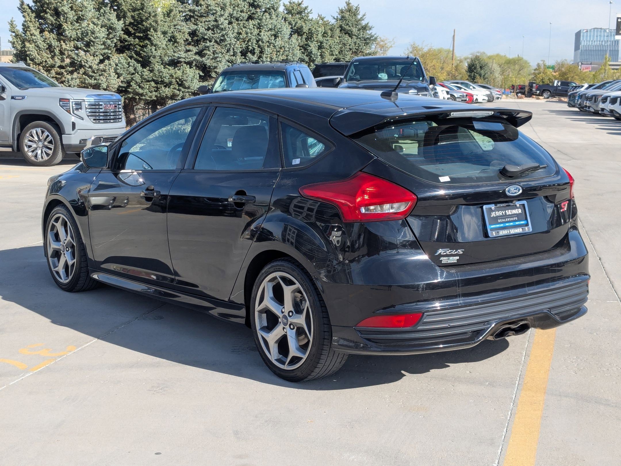 Used 2017 Ford Focus ST image 3