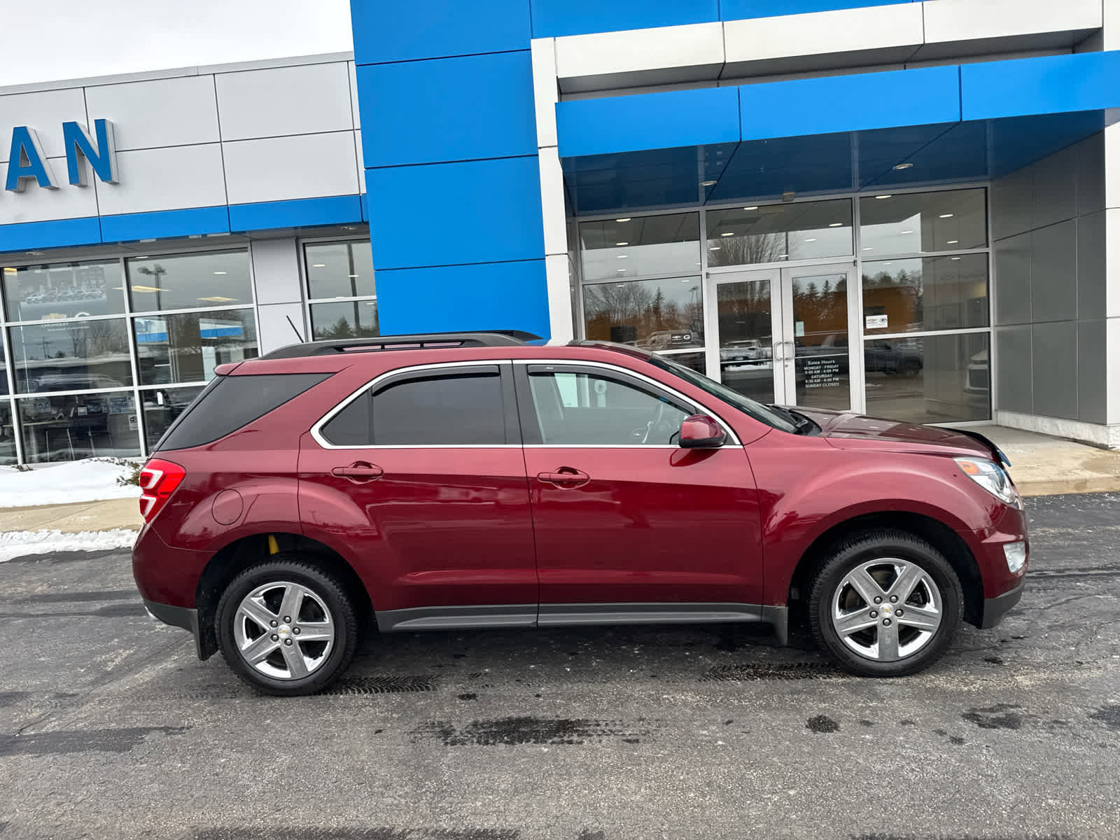 Used 2016 Chevrolet Equinox LT w/ Convenience Package image 3