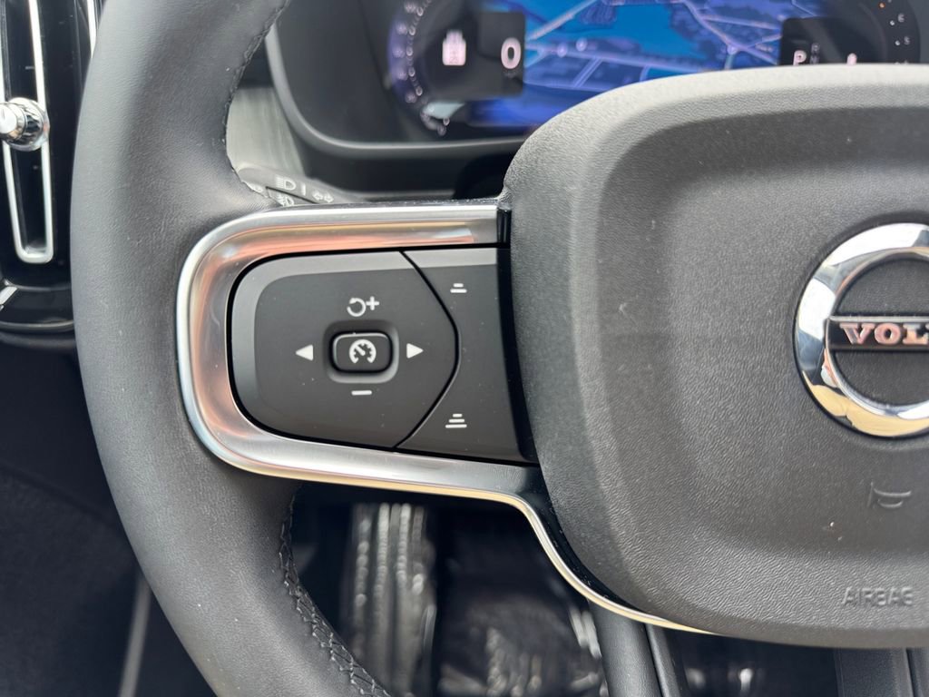 Certified 2025 Volvo XC40 B5 Plus image 16
