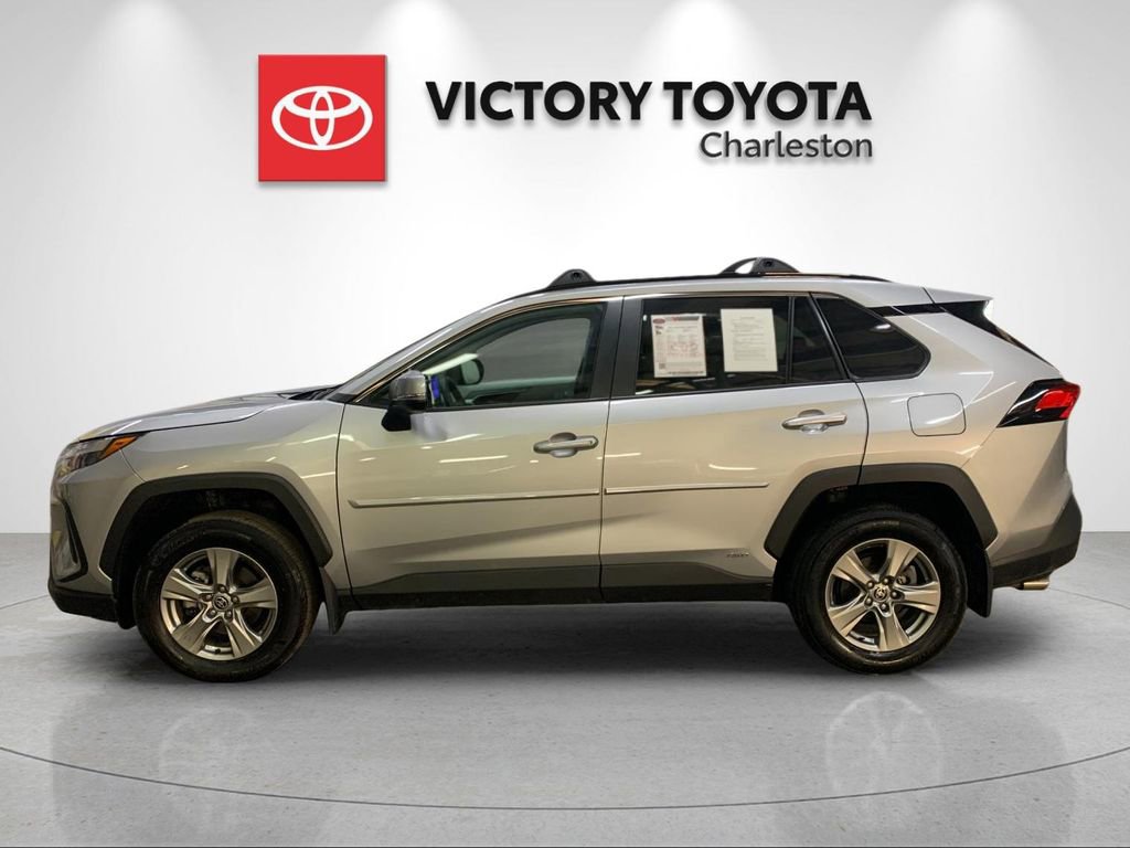 Used 2024 Toyota RAV4 XLE w/ Convenience Package image 2