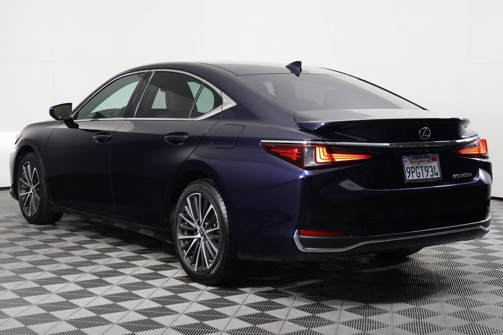 Certified 2025 Lexus ES 300h w/ Premium Package FWD image 6