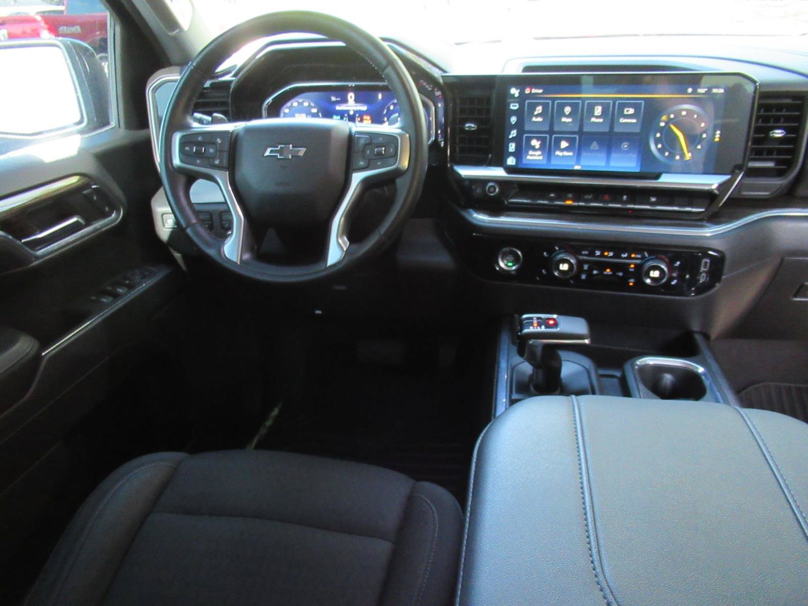 Used 2023 Chevrolet Silverado 1500 RST AWD/4WD image 15