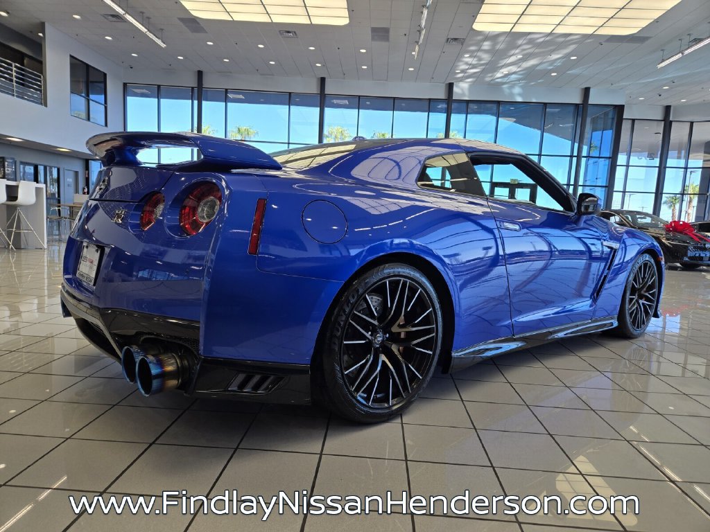 Used 2021 Nissan GT-R Premium AWD/4WD image 6